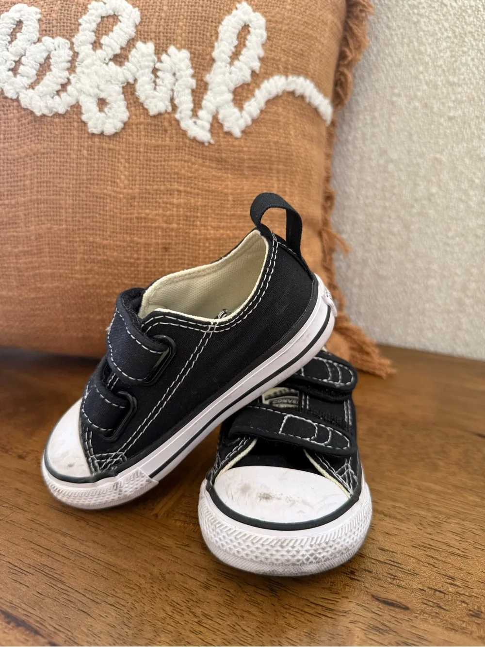 Converse Chuck Taylor Toddler Black Velcro Sneakers Size 6